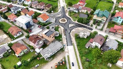 Postavljen Prvi Sloj Asfalta na Kružnom Toku 