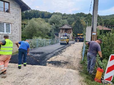 ZAVRŠAVA SE SANACIJA ASFALTNOG KOLOVOZA U CENTRU KULEN VAKUFA