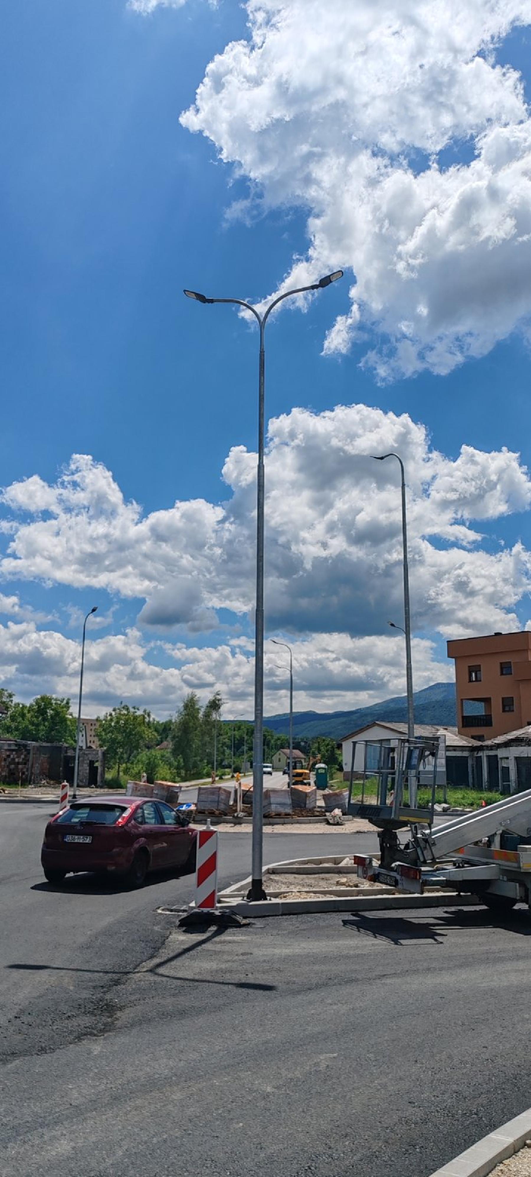 Kružni tok “Humci” u završnoj fazi: Postavlja se rasvjeta i planira izgradnja Cvijeta Srebrenice