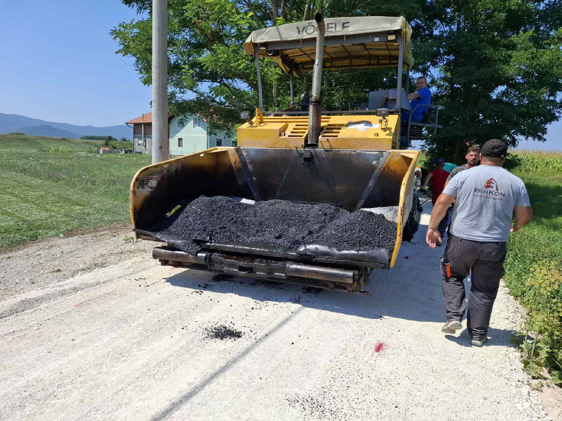 Asfaltiran put u naselju Salkići – MZ Izačić u sklopu Programa modernizacije cesta